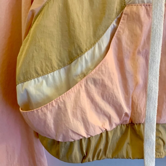 Y2K, Hollister ladies windbreaker, full zip, pink/tan/white hoodie - Picture 6 of 11
